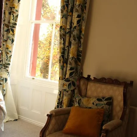 Bed & Breakfast Bank House