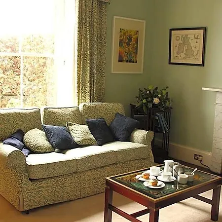 Bank House 4*
