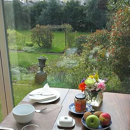 Bank House 4*