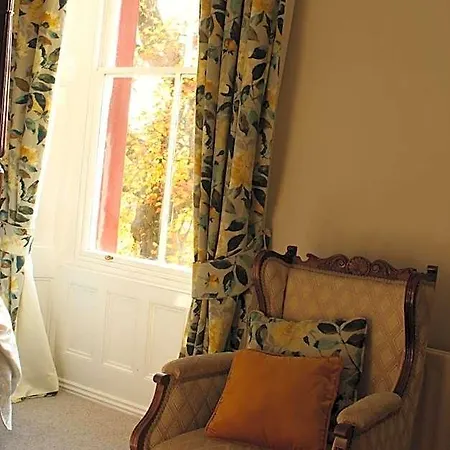 Bank House Bed and Breakfast 4*