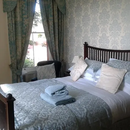 Bank House Bed and Breakfast 4*